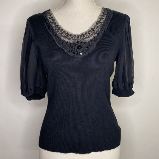 BEADED BLACK S/S RIBBED TOP
