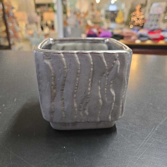 TEXTURED POT - SILVER