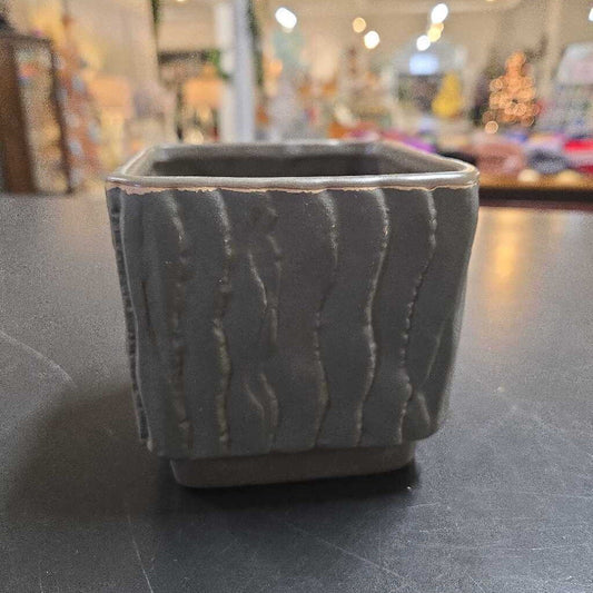 TEXTURED POT - GREY
