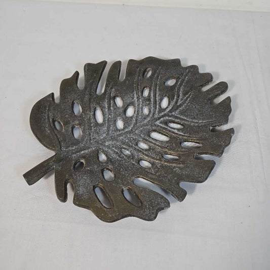 METAL MONSTERA TRAY