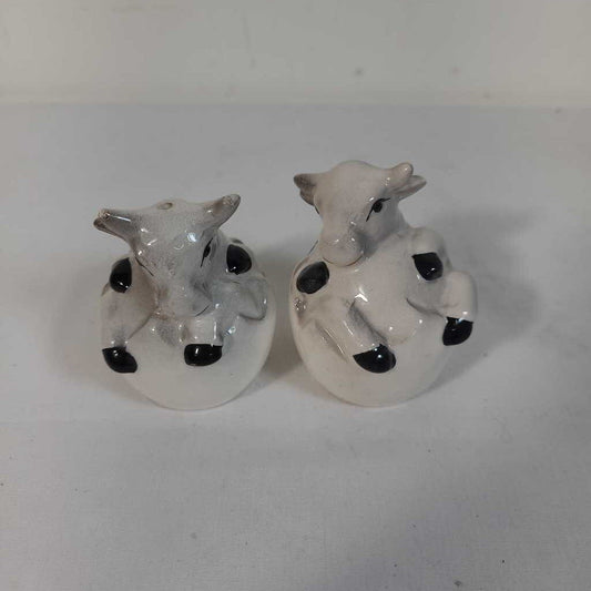 COW IN AN EGG S&P SHAKERS