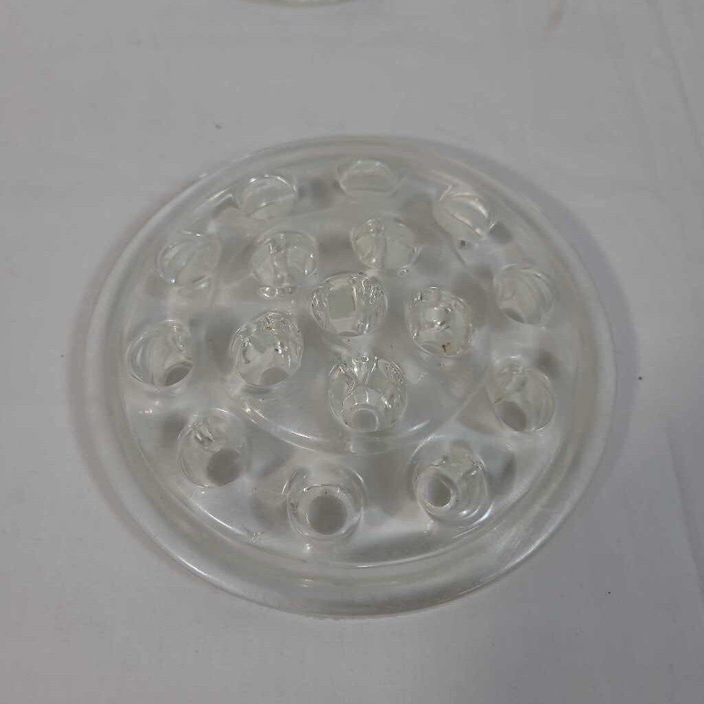 VTG ANCHOR HOCKING CLEAR CUT GLASS VASE W/FLOWER FROG INSERT