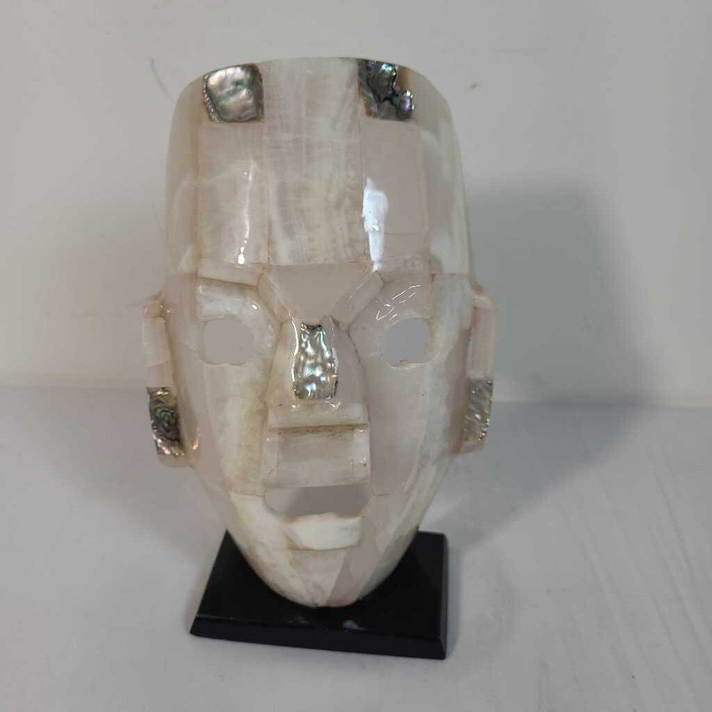 TESSELLATED WHITE STONE MASK DECOR