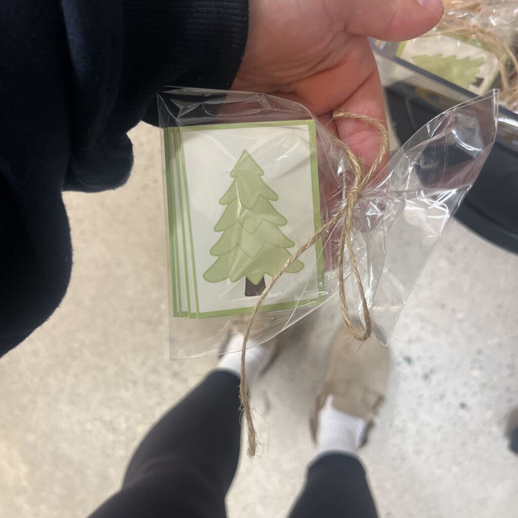 CHRISTMAS GIFT TAGS