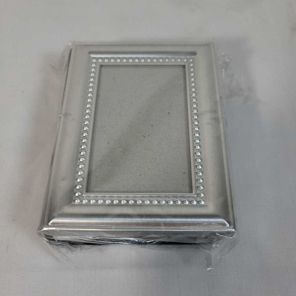 SILVER FRAME PHOTO ALBUM