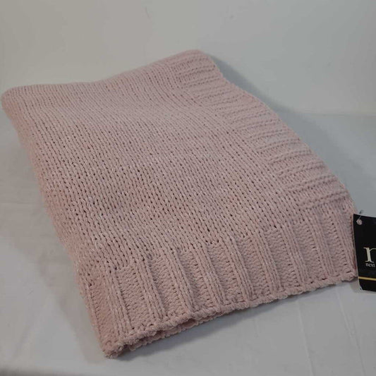PINK KNITTED THROW