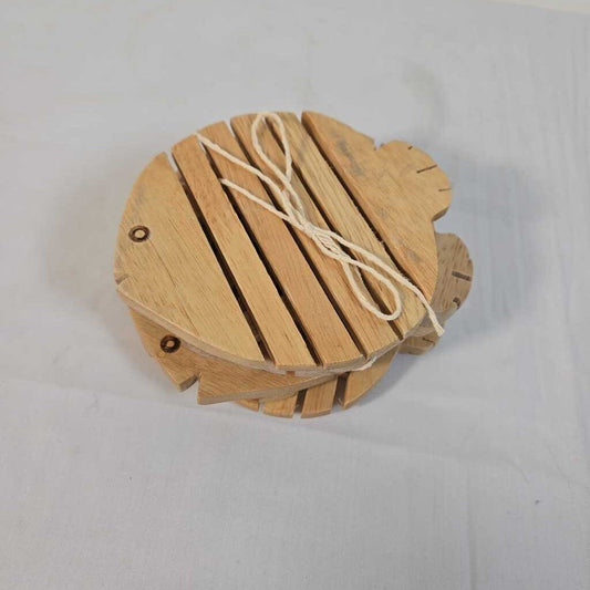 S/4 WOODEN FISH TRIVETS