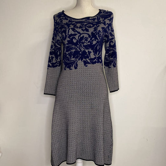 JUST...TAYLOR - BLACK/WHITE/BLUE PAISLEY PATTERN L/S MIDI DRESS