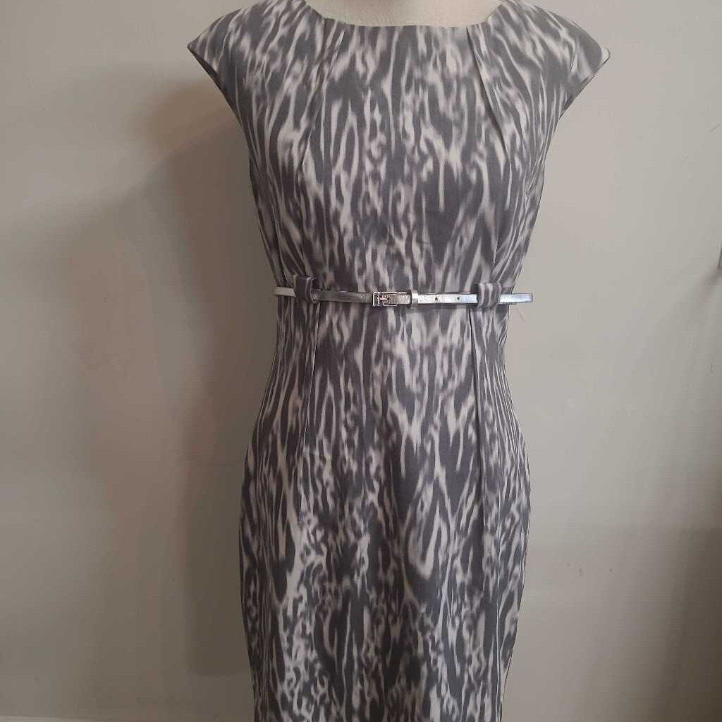 CALVIN KLEIN - GREY/WHITE SLEEVELESS MIDI DRESS W/ BELT