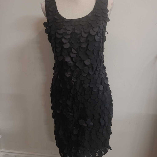 CARTISE - BLACK PETAL SLEEVELESS MIDI DRESS