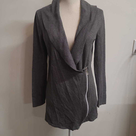 GABBY ISABELLA - GREY KNIT ZIPPERED COWL-NECK CARDIGAN