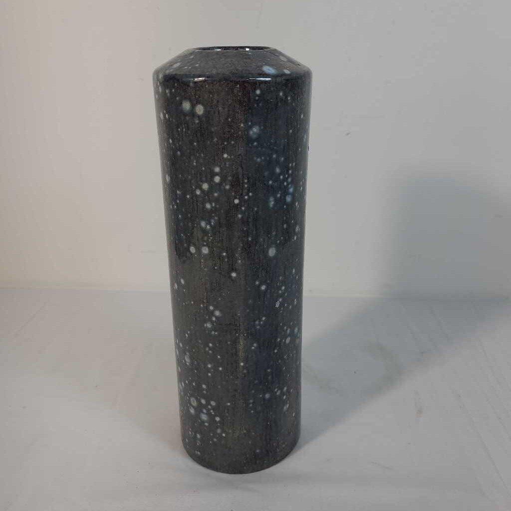 GREY CERAMIC TEALIGHT HOLDER