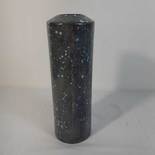 GREY CERAMIC TEALIGHT HOLDER