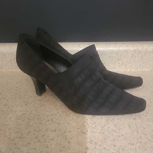 BLACK STRETCH SLIP ON SHOE