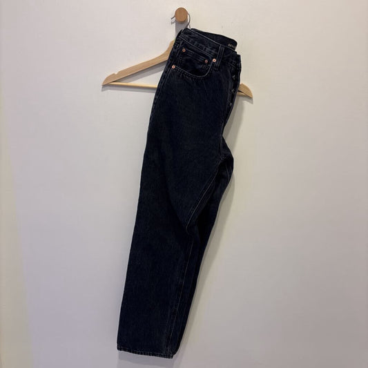 STRAIGHT LEG JEAN