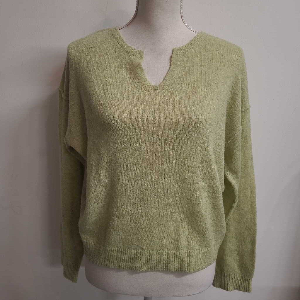 YELLOWISH GREEN PULLOVER