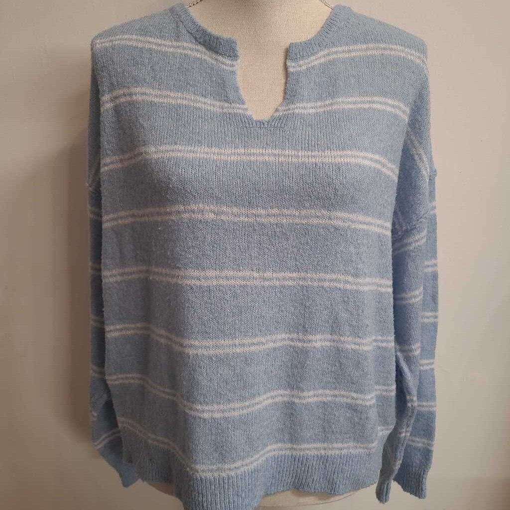 BLUE & WHITE STRIPED SWEATER