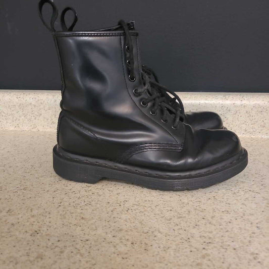 BLACK DOC MARTENS