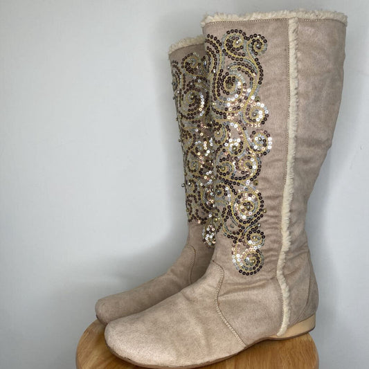 COLIN STUART - TAN SUEDE SHERPA LINED SEQUINED BOOTS
