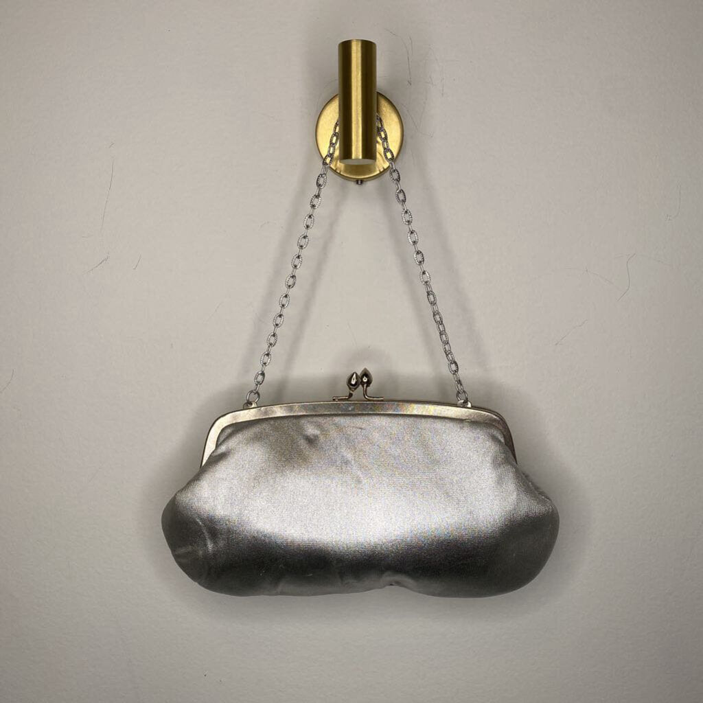 SILVER KISSLOCK CLUTCH PURSE