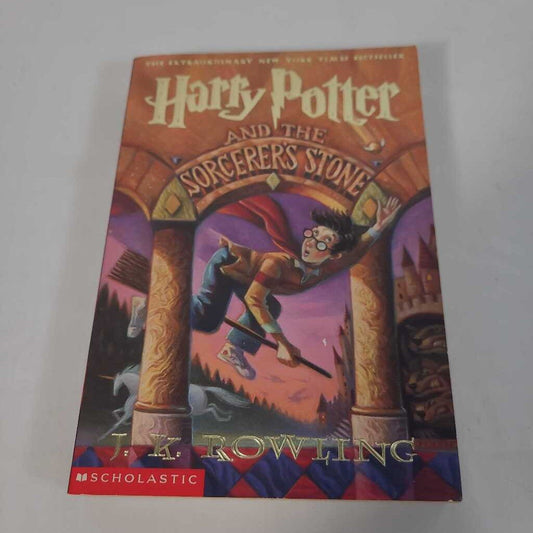 HARRY POTTER & THE SORCERER'S STONE
