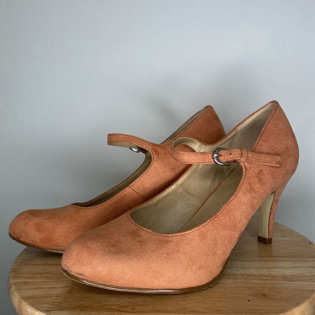 GRACELAND - CORAL SUEDE HEELS W/ BUCKLE