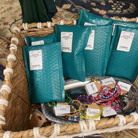 ACCESSORY MYSTERY PACK 10+ ITEMS
