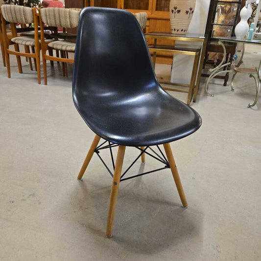 BLACK EIFFEL CHAIR