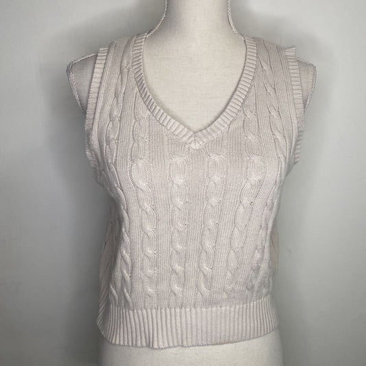 BEIGE CABLEKNIT VEST