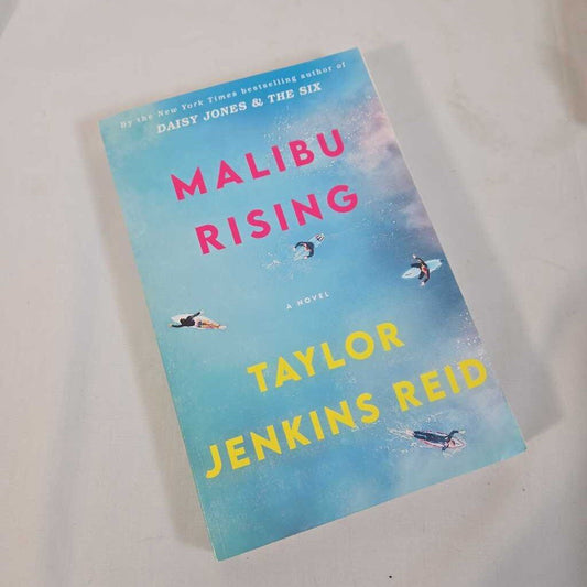 MALIBU RISING - TAYLOR JENKINS REID