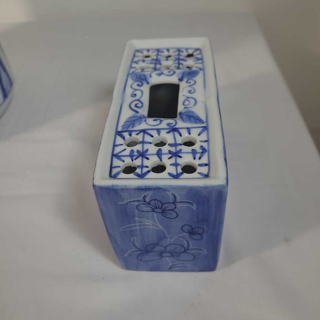 BLUE & WHITE CERAMIC FLOWER FROG