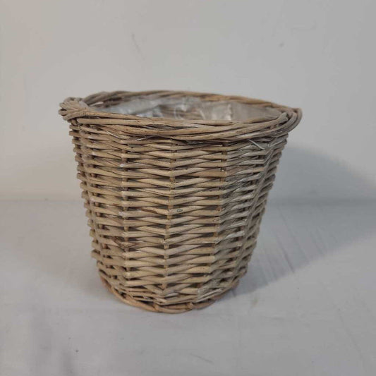WICKER PLANTER
