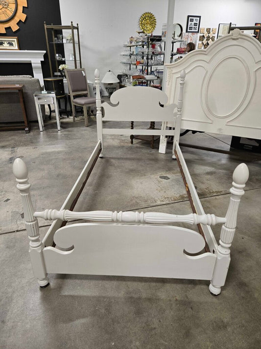 TWIN 4 POSTER BED