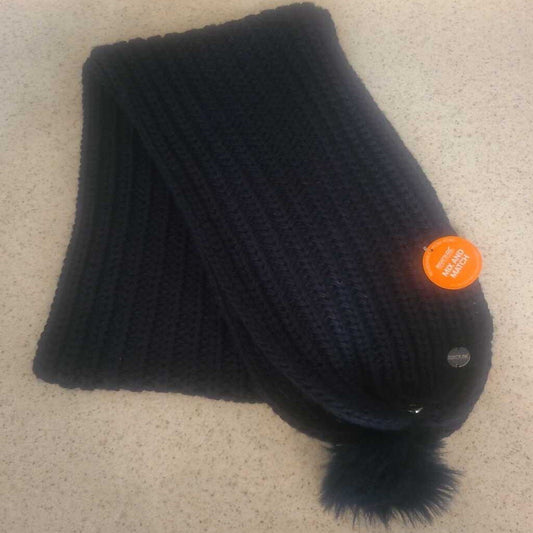 NAVY KNIT SCARF WITH POM POM
