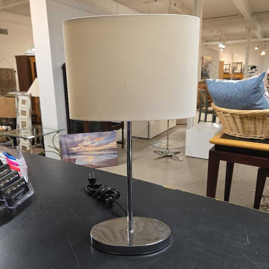OVAL SHADE TABLE LAMP