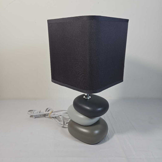 PEBBLE TABLE LAMP