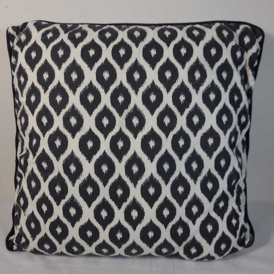 BLACK & WHITE PILLOW