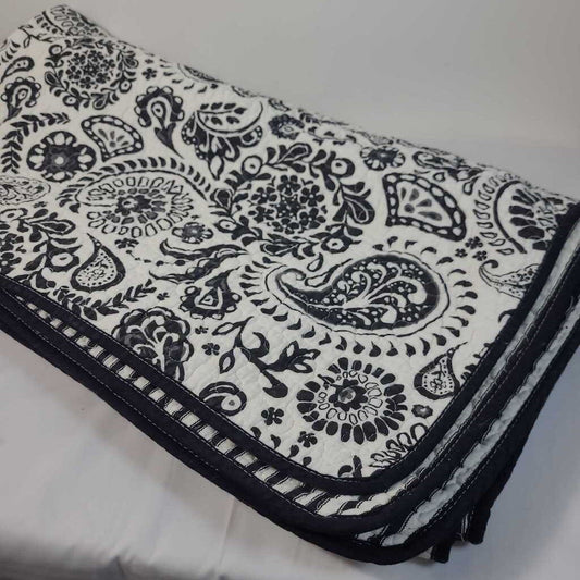 BLACK & WHITE LAP QUILT
