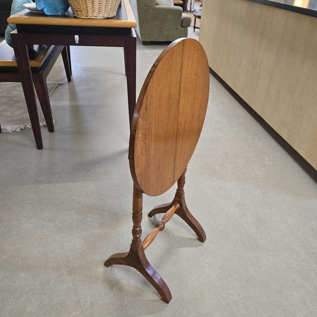 TILT TOP TABLE
