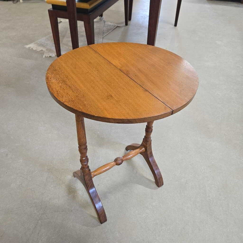 TILT TOP TABLE