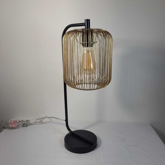 GOLD WIRE TABLE LAMP