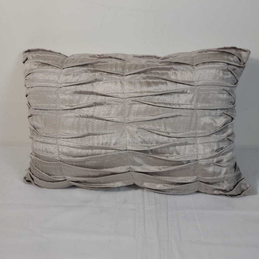 SCRUNCH LUMBAR PILLOW