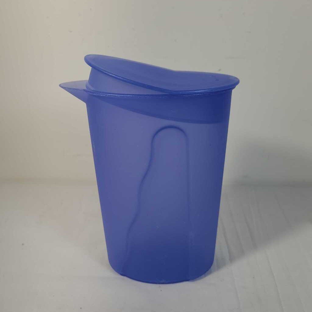 TUPPERWARE BLUE FLIP LID PITCHER