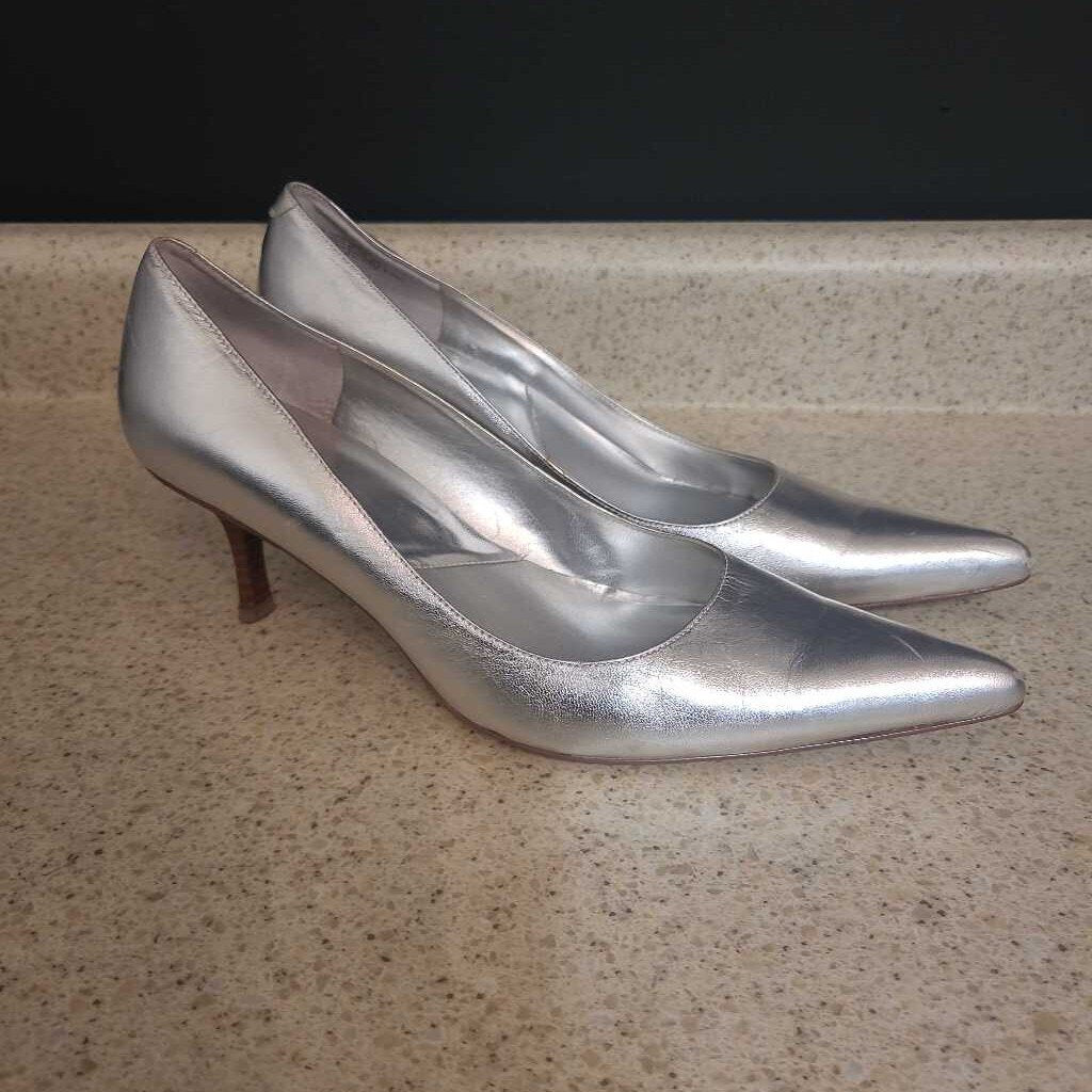 SILVER NINE WEST PUMPS