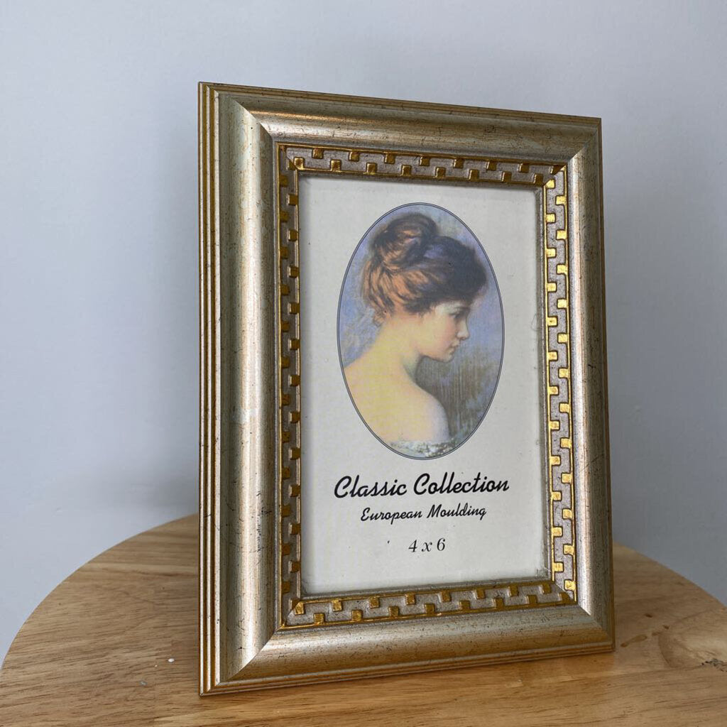 GOLD PICTURE FRAME