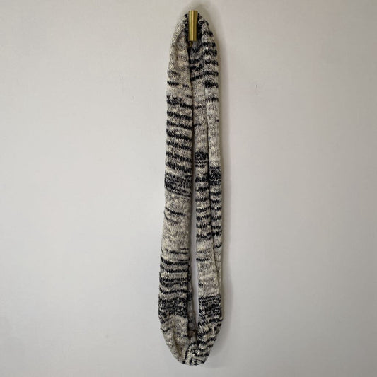 BLACK/CREAM KNIT STRIPED INFINITY SCARF