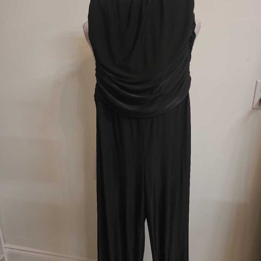 BLACK SLEEVELESS JUMPSUIT