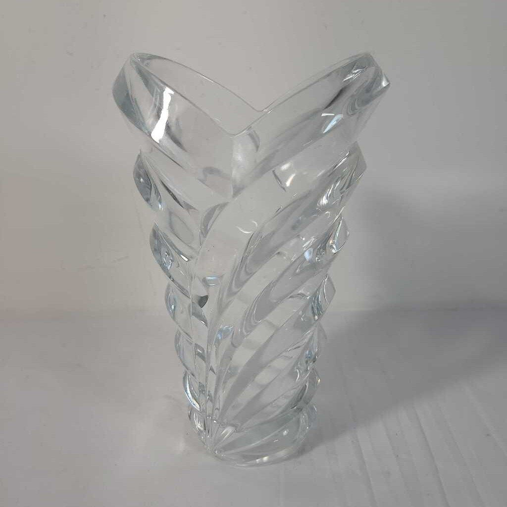 MIKASA WYNDHAM VASE