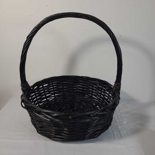 BLACK BASKET W/ HANDLE