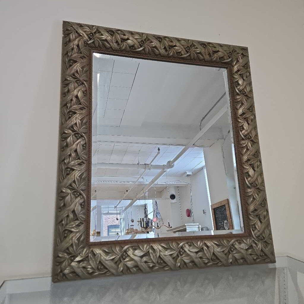 WOVEN VINE MIRROR